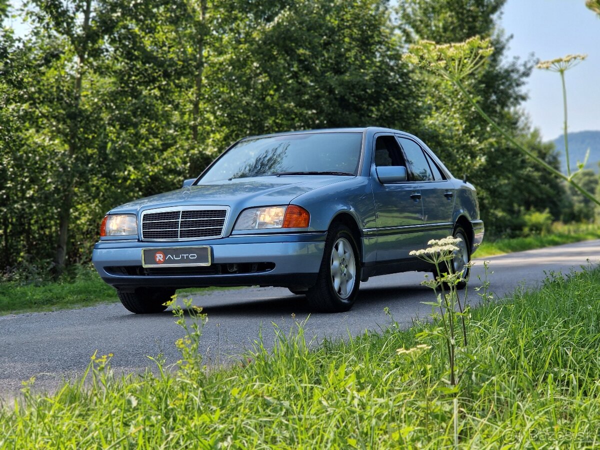 Mercedes-Benz C trieda Sedan 220 - 8