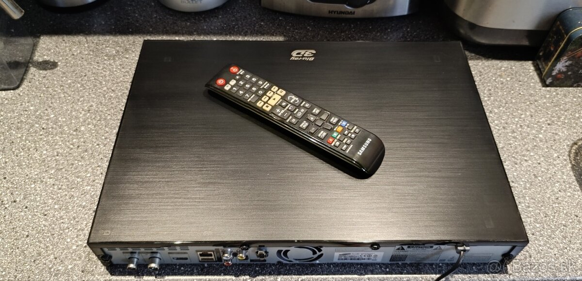 Predám HDD recordér s dig. TV tunerom + 3D Blu-ray prehrávač - 8