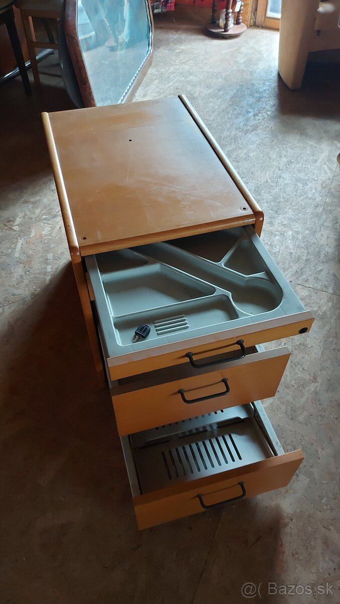 Predám drevenú posteľ - 8