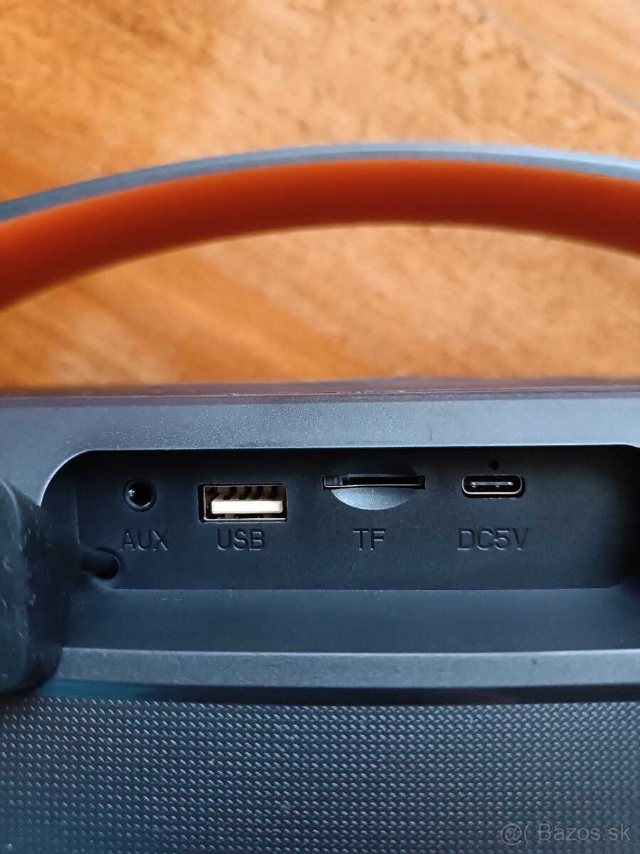 Bezdrôtový prenosný bluetooth reproduktor - 8