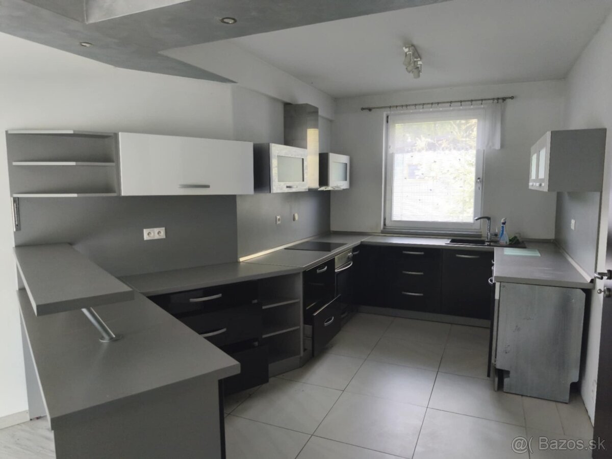 Rodinný dom v obci Demjata - 25 km od mesta Bardejov - 8