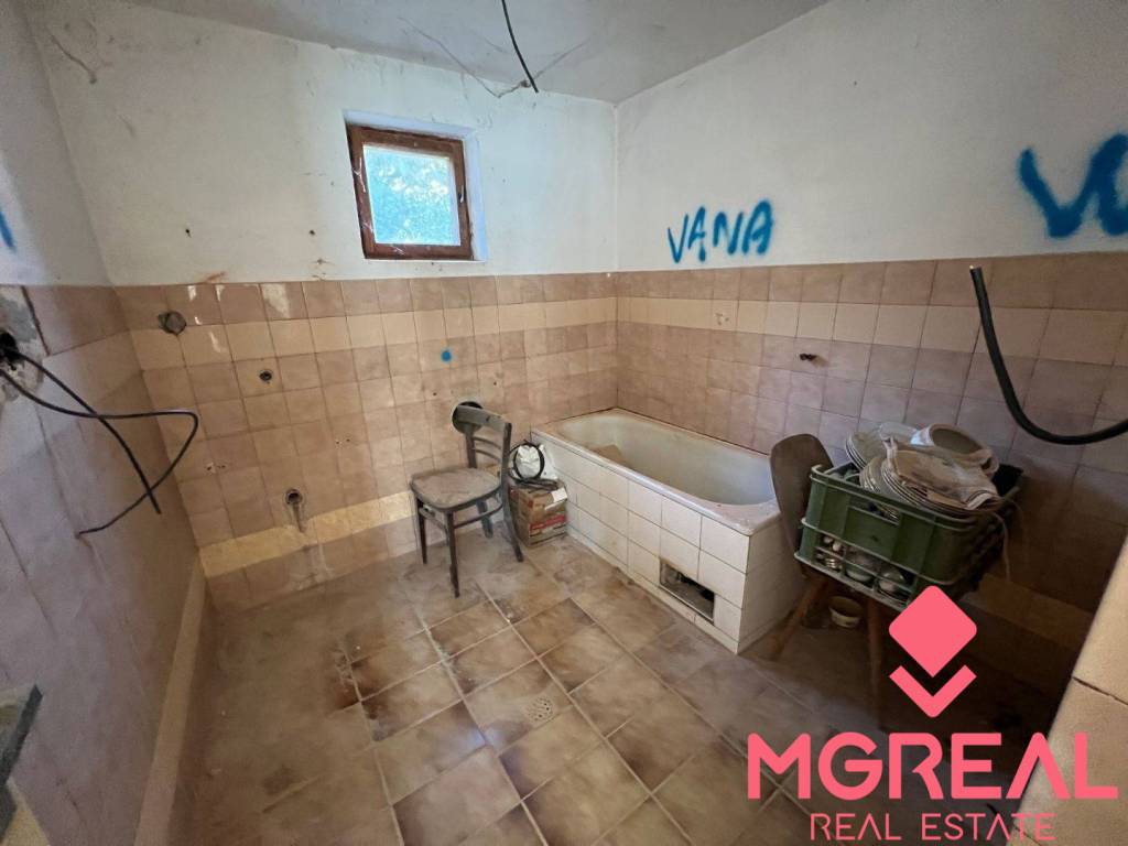 Rodinný dom v rekonštrukcii Blesovce - 8