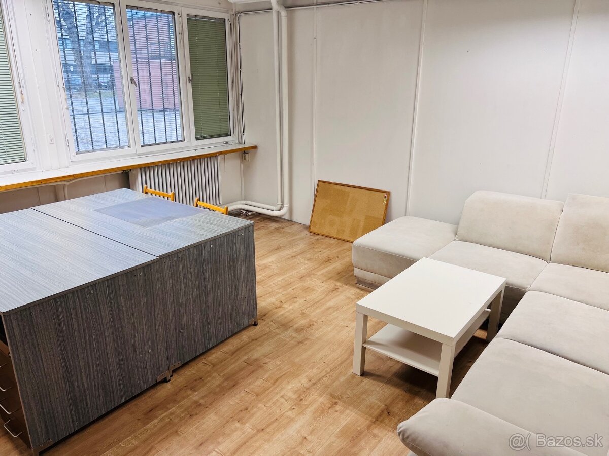 Kancelária 23m2 v Ružinove-parking, internet, energie v cene - 8