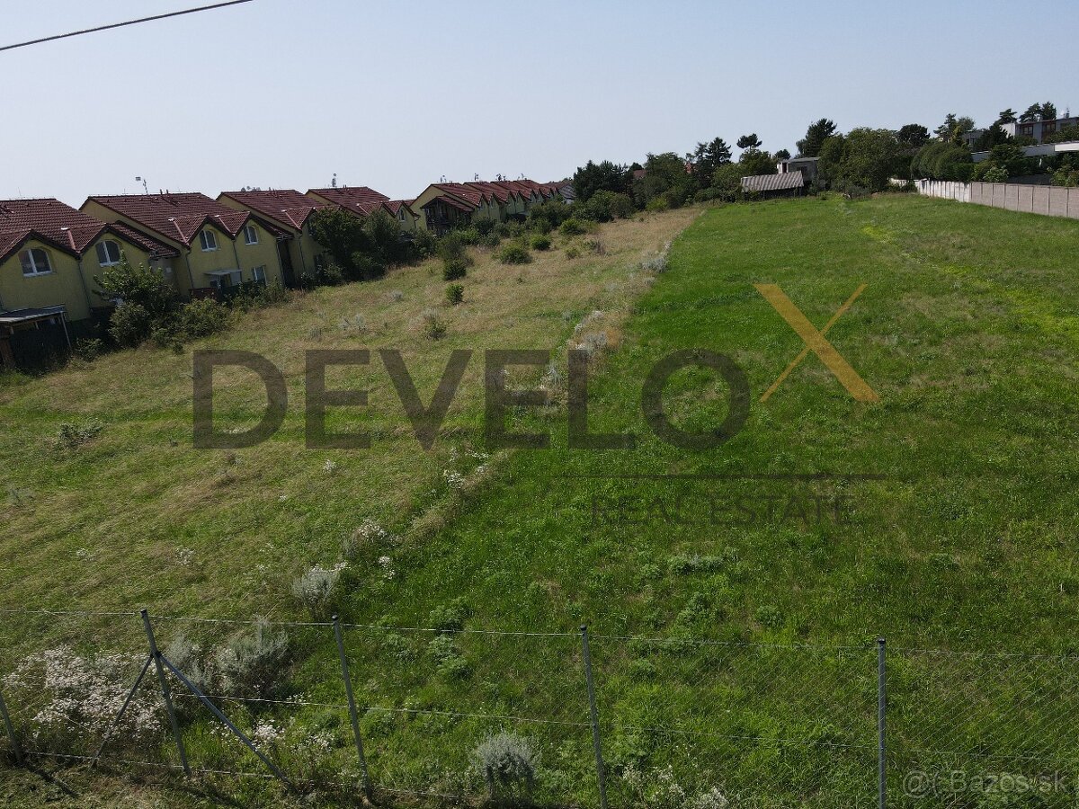 Na predaj rozsiahly stavebný pozemok v obci Miloslavov - 8