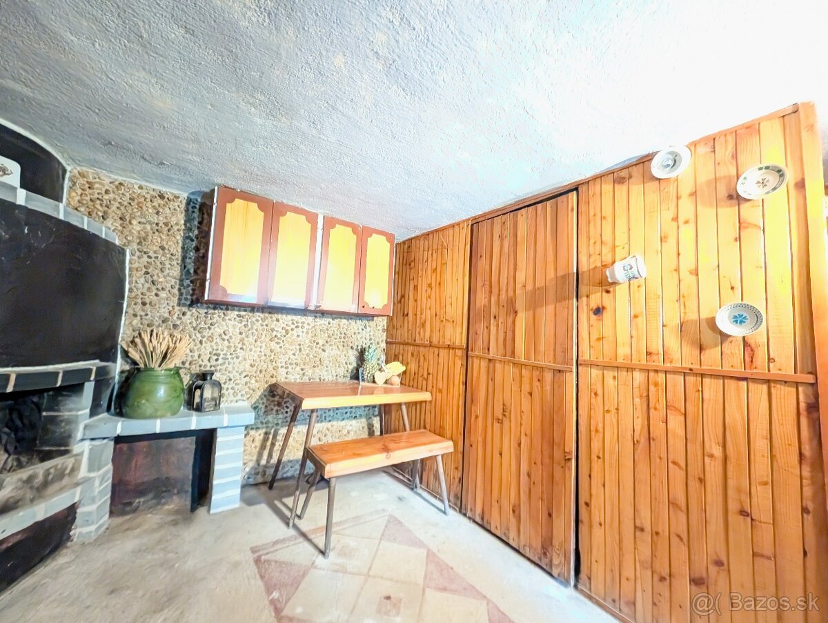 Murovaná chatka so záhradou - 8