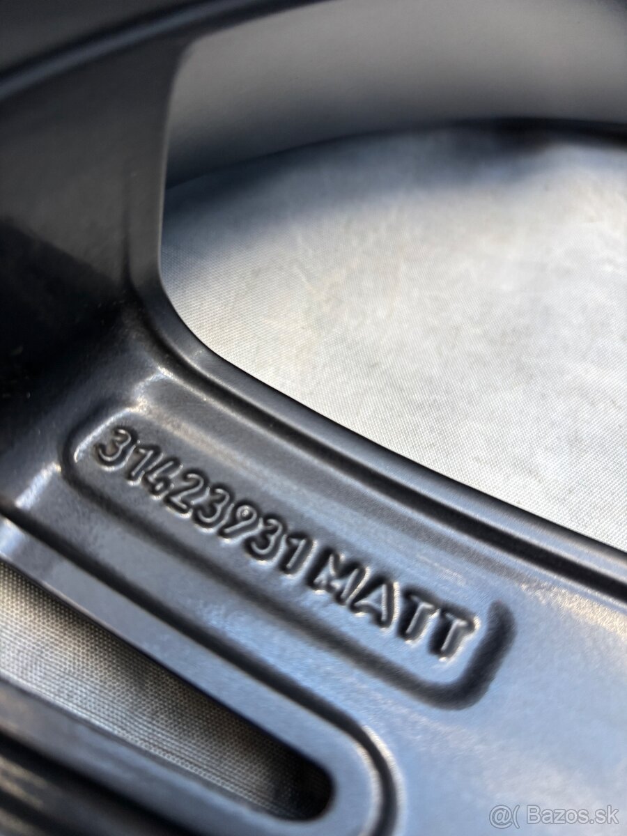 Zimní top sada Volvo XC40 / V90 CC 235/50R19 103V - 8