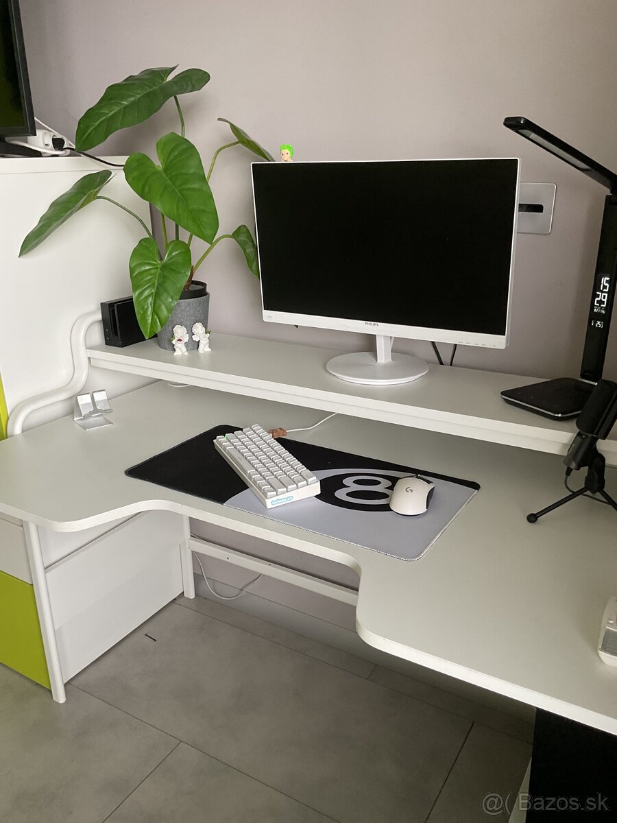 PREDAM BIELI STÔL - 8