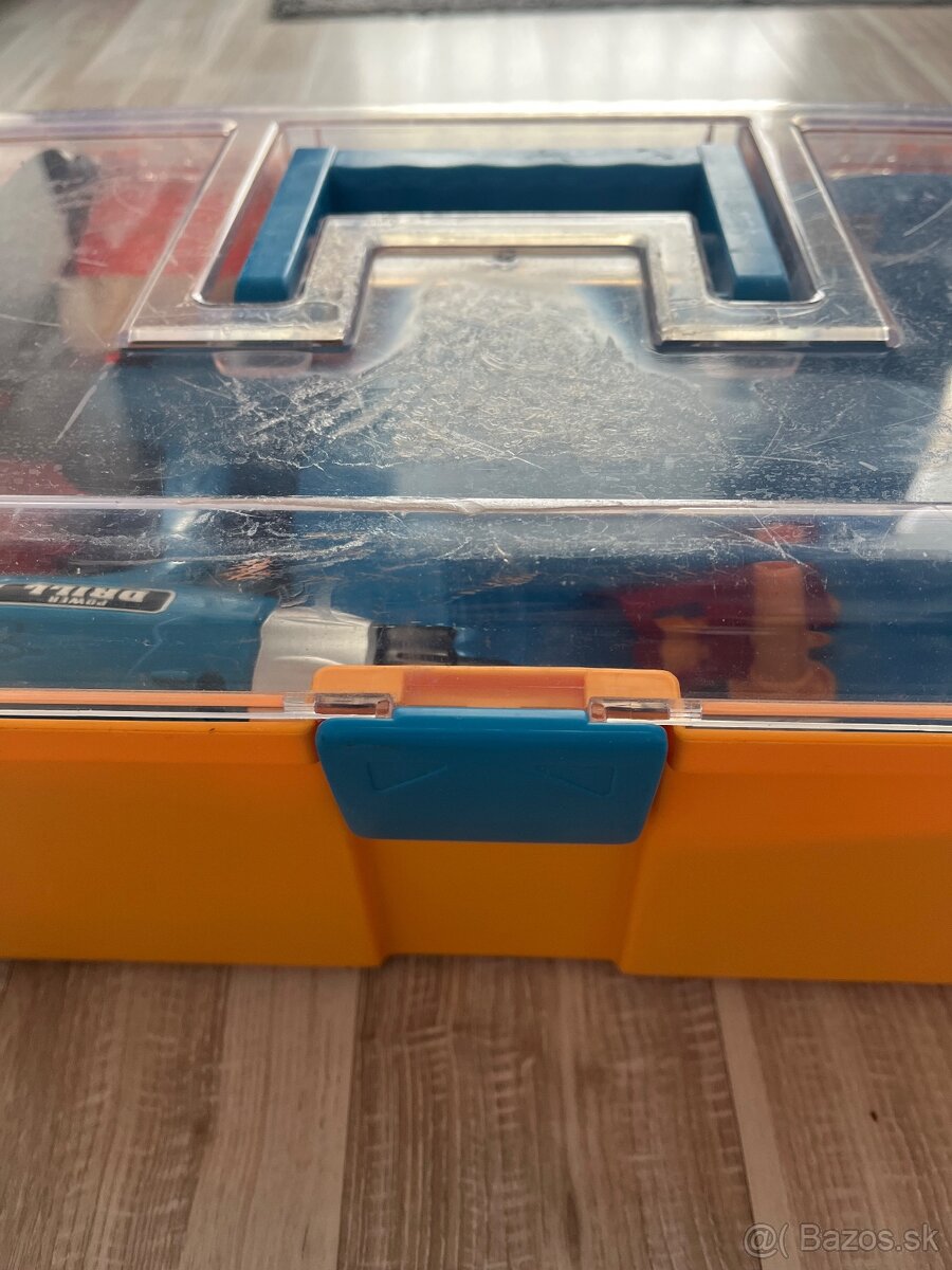 Kufrik s vrtackou a naradim - 8