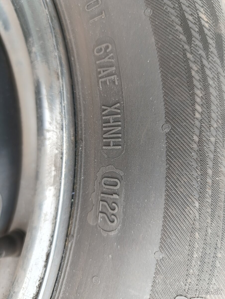 Predám letné pneumatiky na diskoch Peugeot 307 - 8