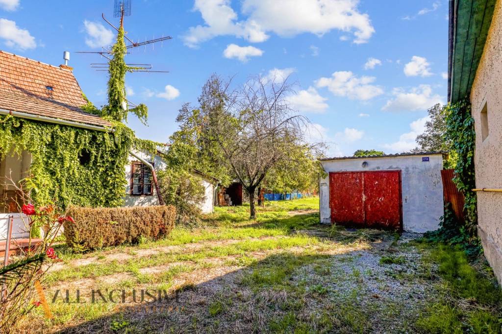 Na predaj krásny pozemok s rodinným domom v Dunajskej Strede - 8