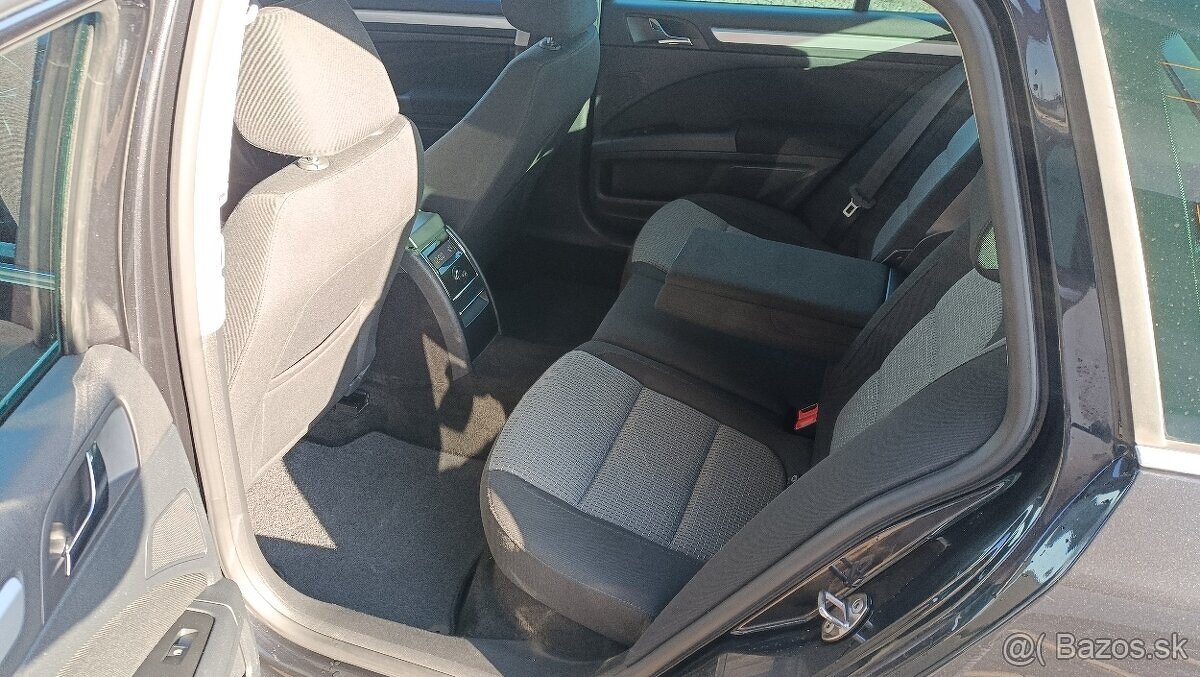 ŠKODA SUPERB KOMBI 2.0 TDI 103 kW CR DSG6 - 8