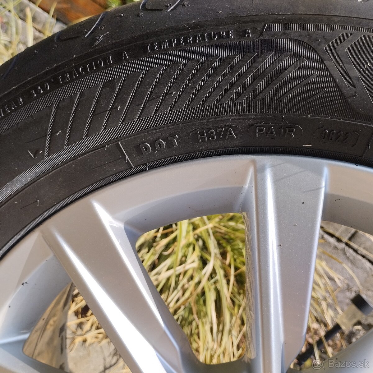 Predám elektróny + pneu R17 235/55 - 3 ks vhodné ako rezerv - 8