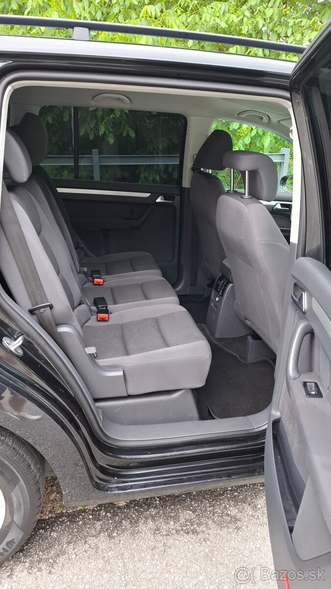 Volkswagen Touran - 8