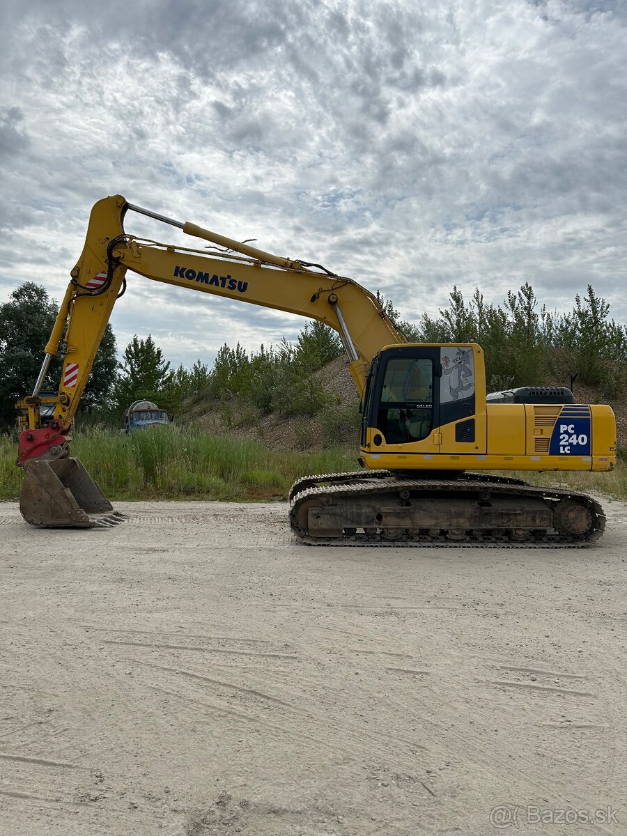 Komatsu PC-240 - 8