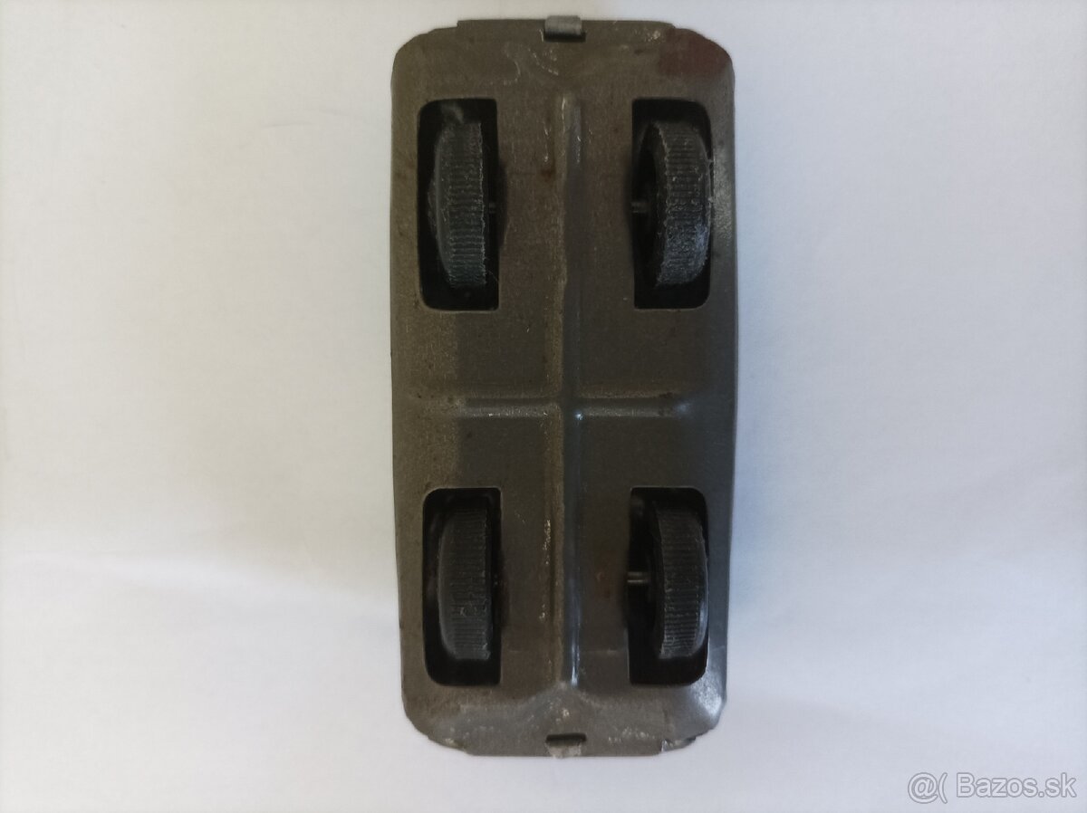 Retro hračka - 8