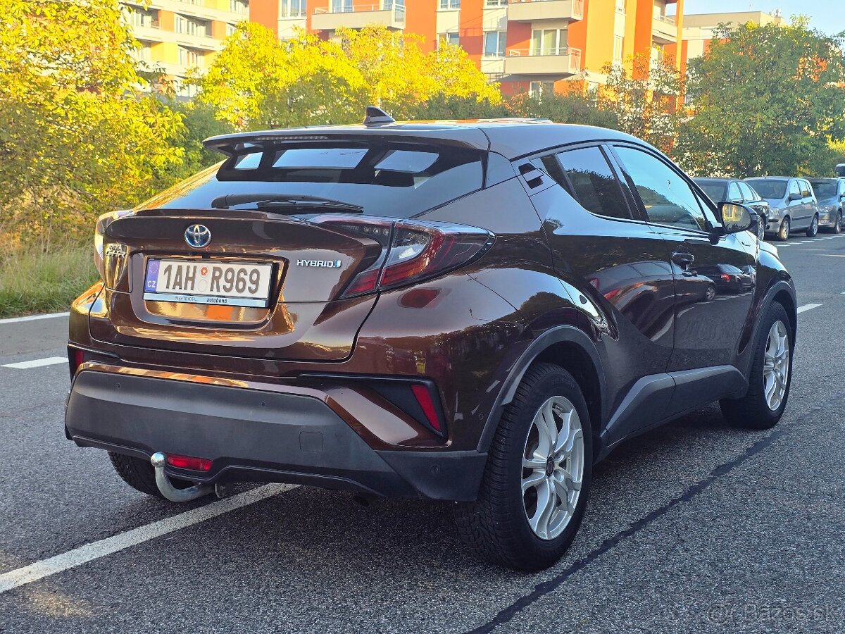 Toyota C-HR hybrid - 8