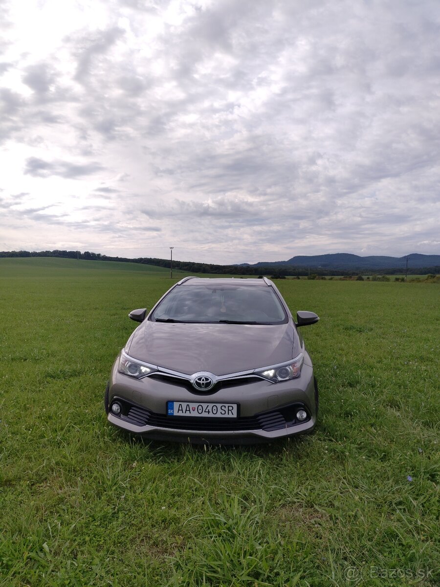 Toyota Auris Sport Touring - 8