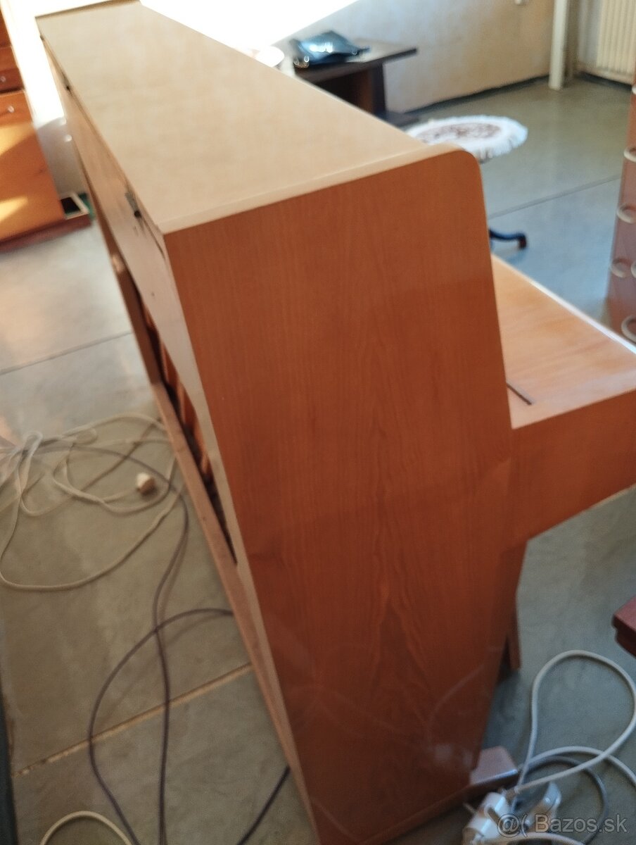 Klavír Forester - 8