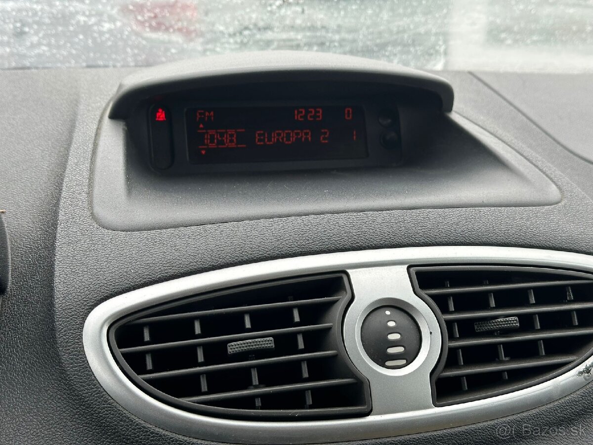 Renault Clio 1.2 benzin + LPG (poškodený motor) - 8