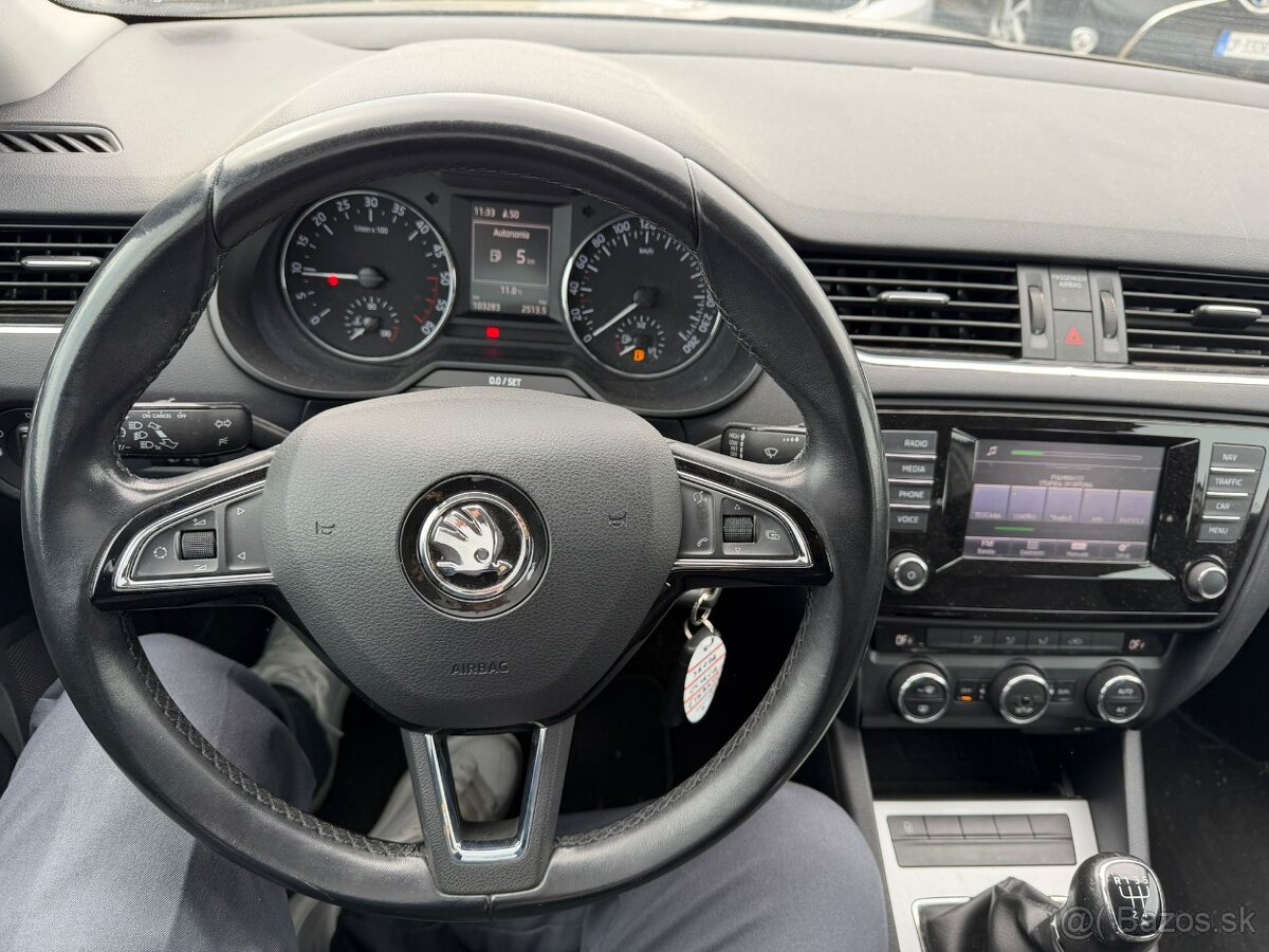 ŠKODA OCTAVIA COMBI 1.6 TDI - 8