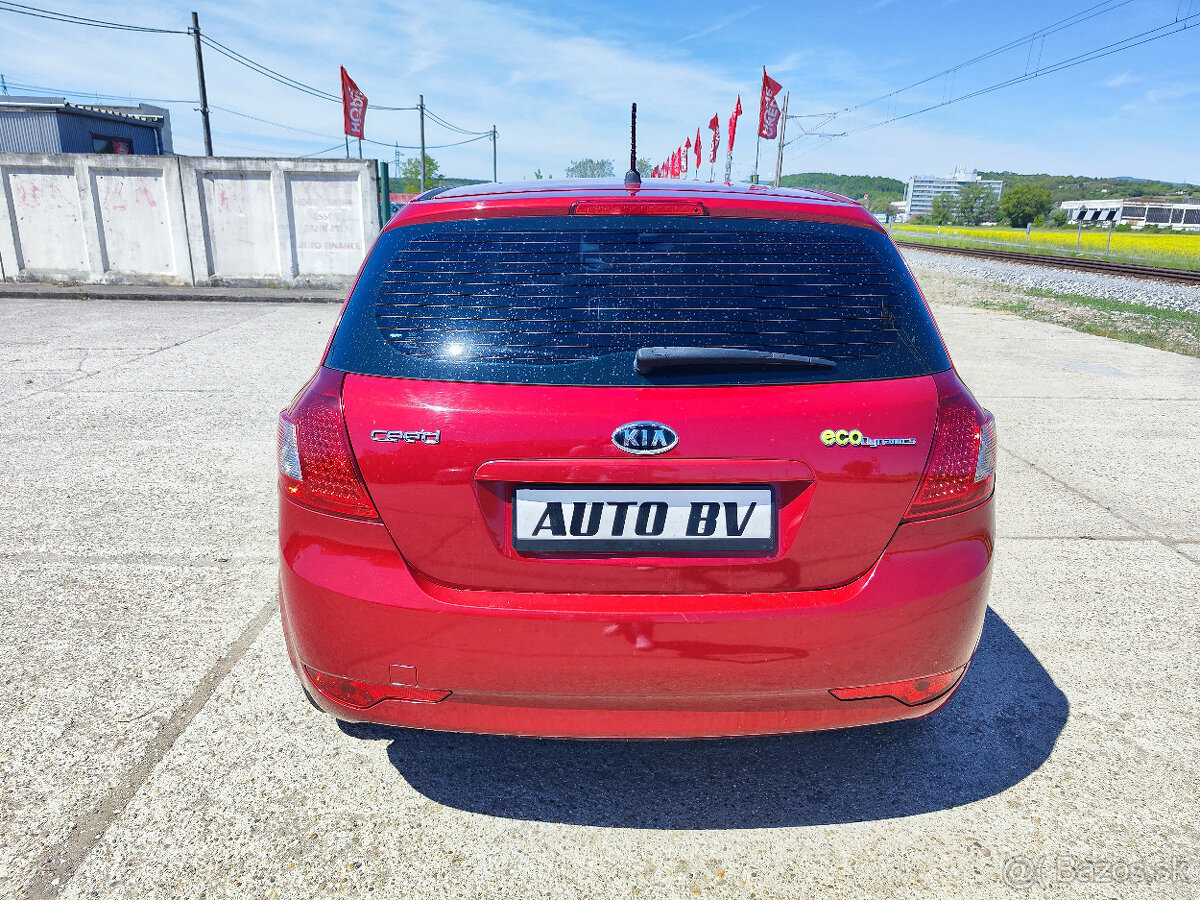 Kia Cee´d 1.6 CRDi VGT LX ISG - 8
