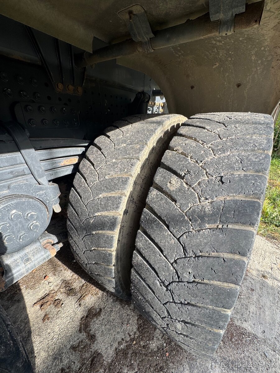 Mercedes Arocs 8x6 - 8
