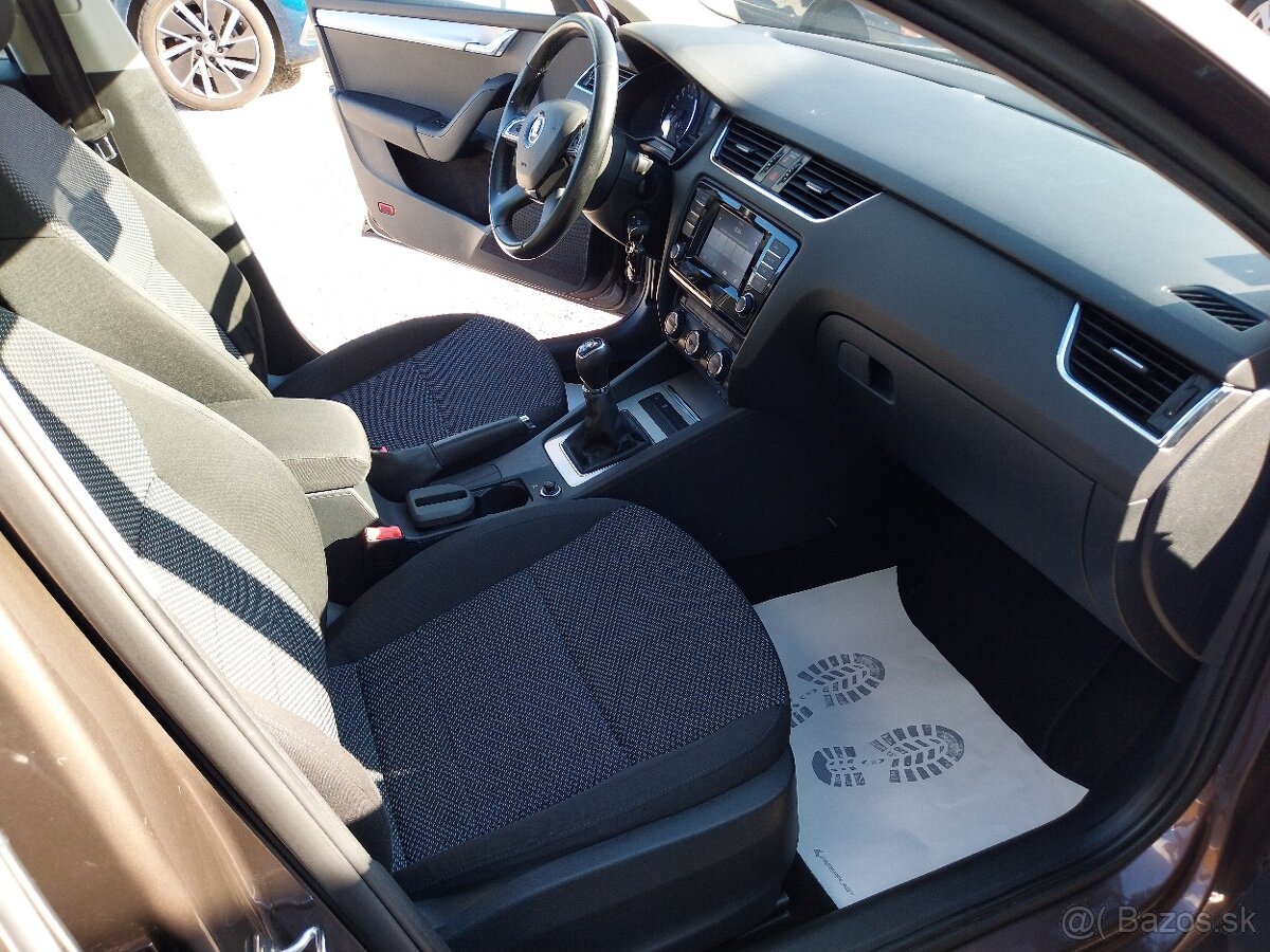 Škoda Octavia Combi 1.6 TDI Ambition - 8