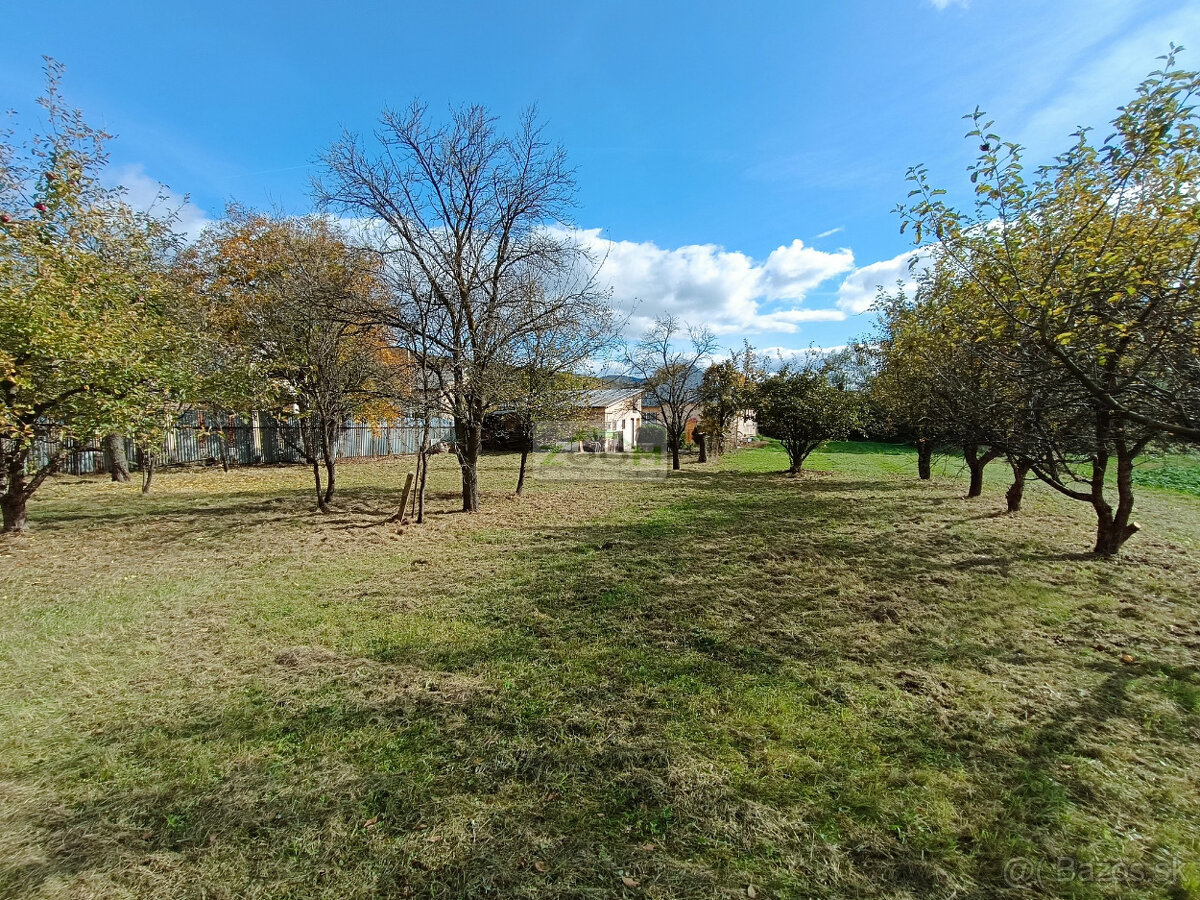 Bystré – slnečný, rovinatý pozemok s hosp. budovou, 872 m2 - 8