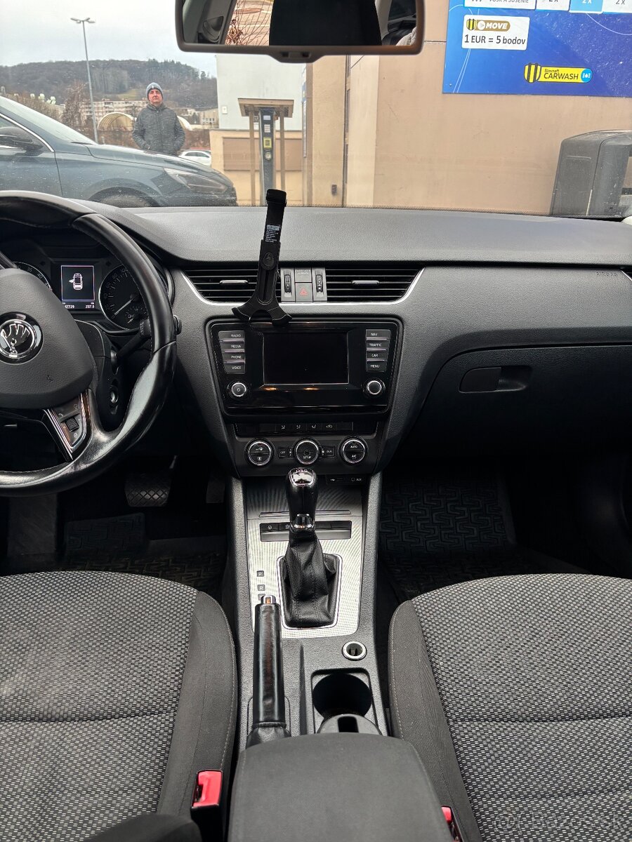 Škoda Octavia Combi 1.6 TDI - 8