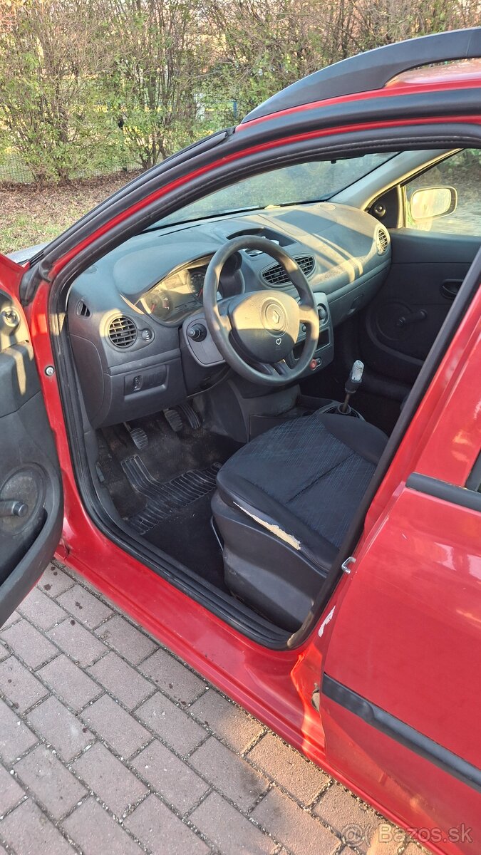 Renault Clio - 8