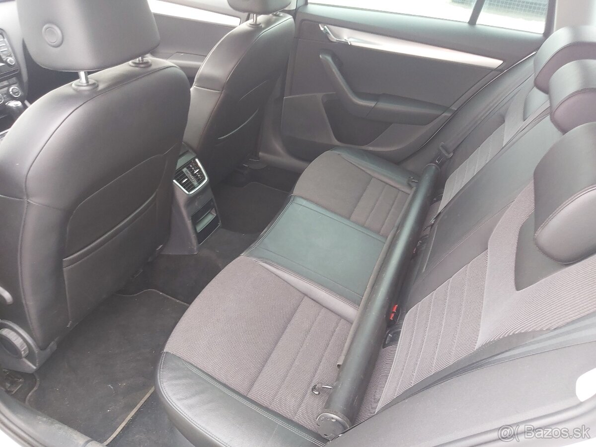 Škoda Octavia Combi 1.6 TDI 110k Ambition DSG - 8