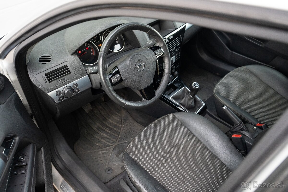Opel Astra 1.4i, SR-vozidlo - 1.majiteľ - 8