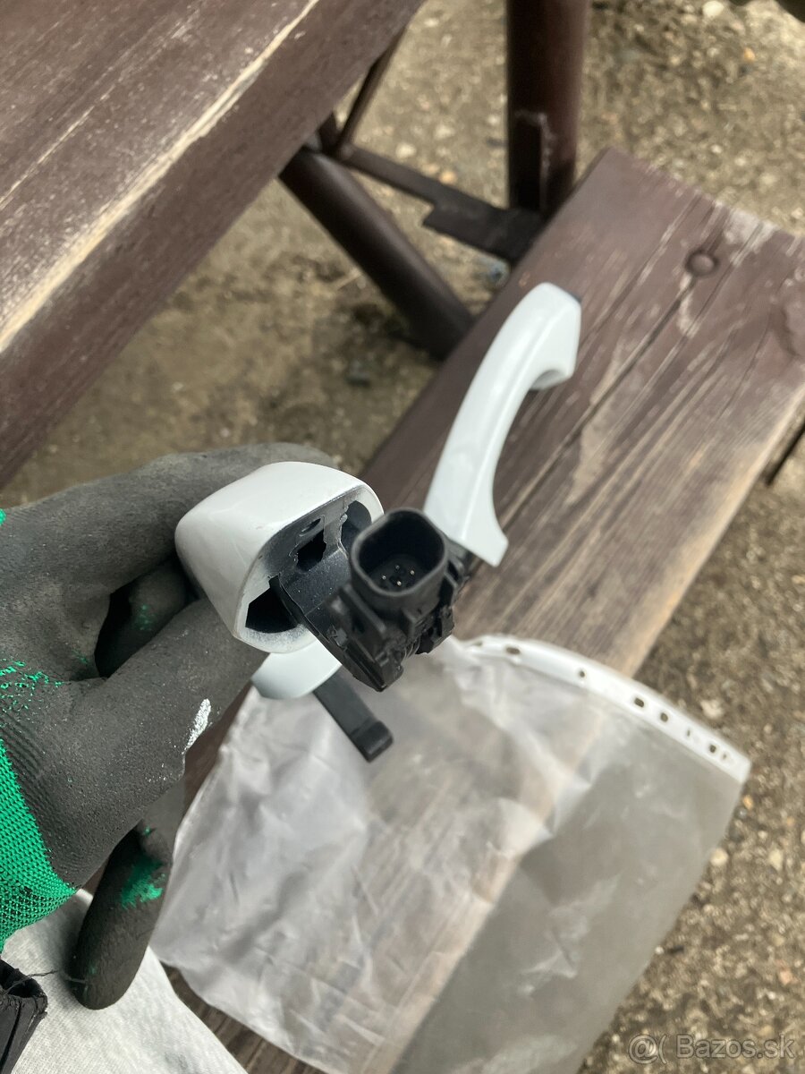 vnejsi klika dveri leva strana VW - 8