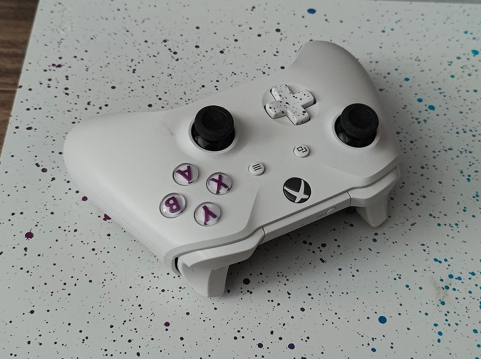 XBOX ONE X 1TB - HyperSpace Limitovana Edicia - 8