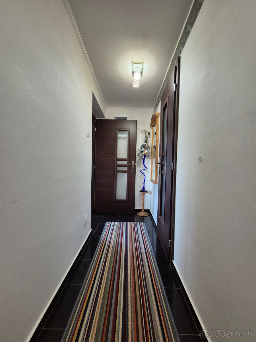 ZNÍŽENÁ CENA Dom so zariadením, pozemok 987m2 KE - K.N.Ves. - 8