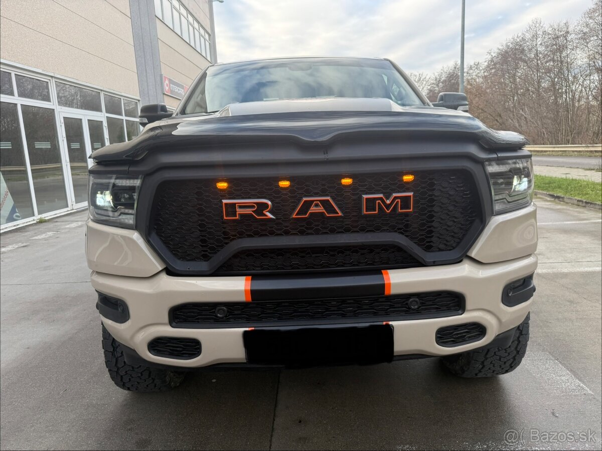 Dodge RAM 1500 5,7 hemi - 8