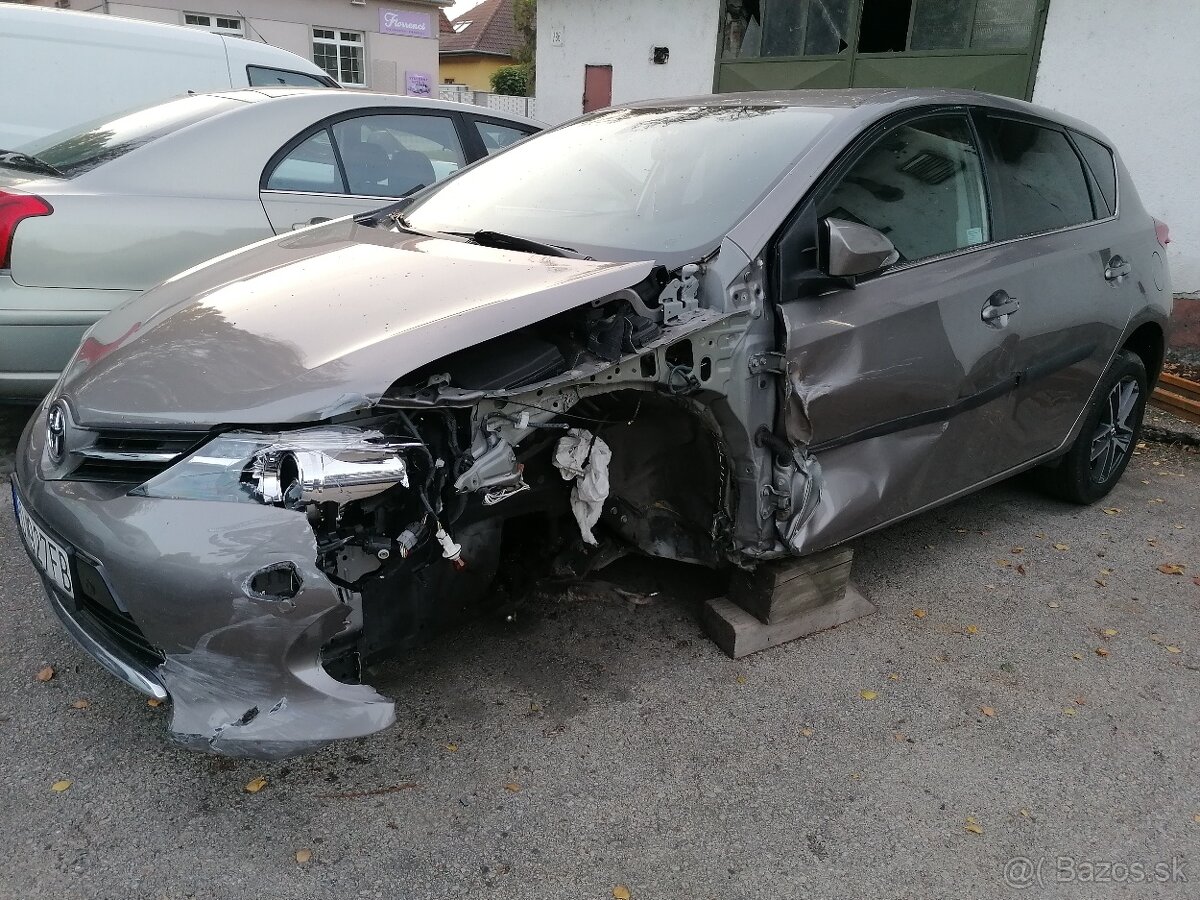 TOYOTA AURIS 1.6 VALVEMATIC - 8