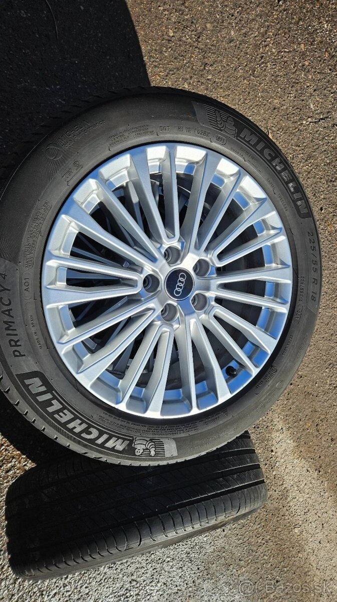 Originální Audi R18 8J ET39 – kvalitní Michelin – - 8
