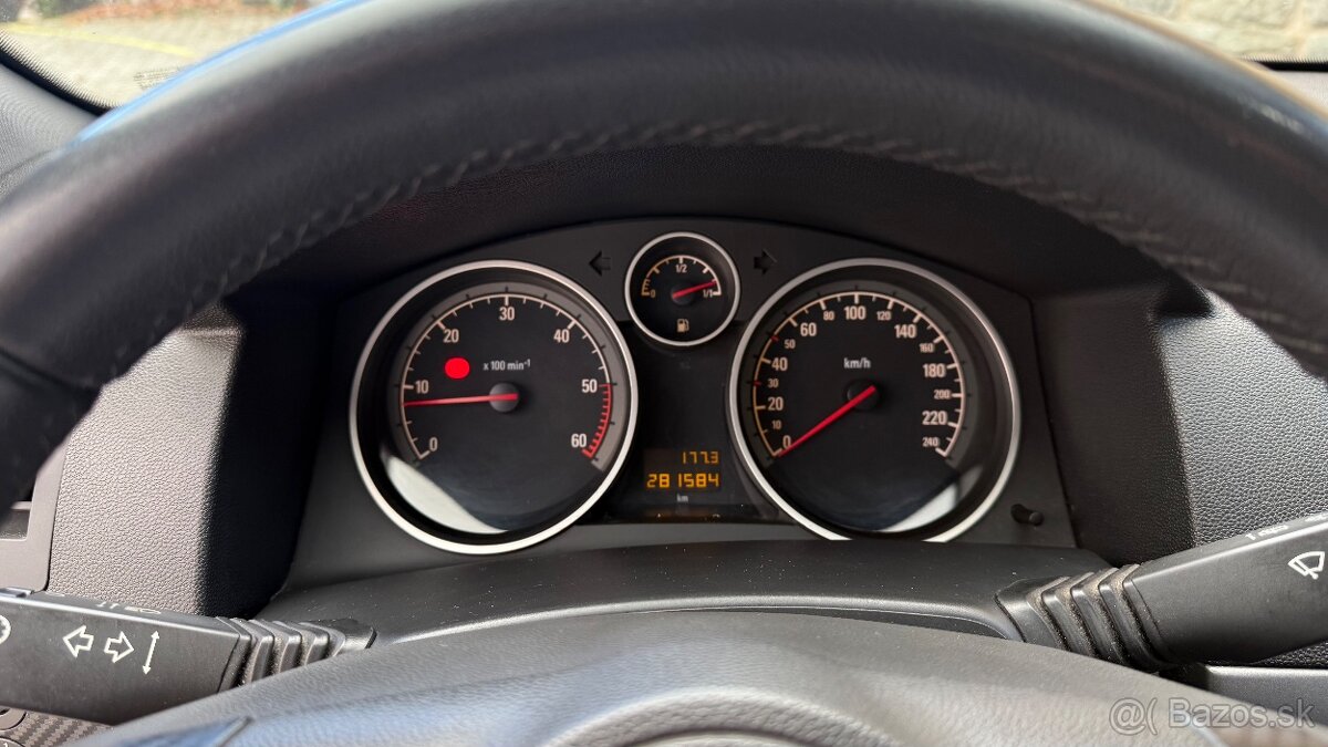 Opel Astra H Combi - 8