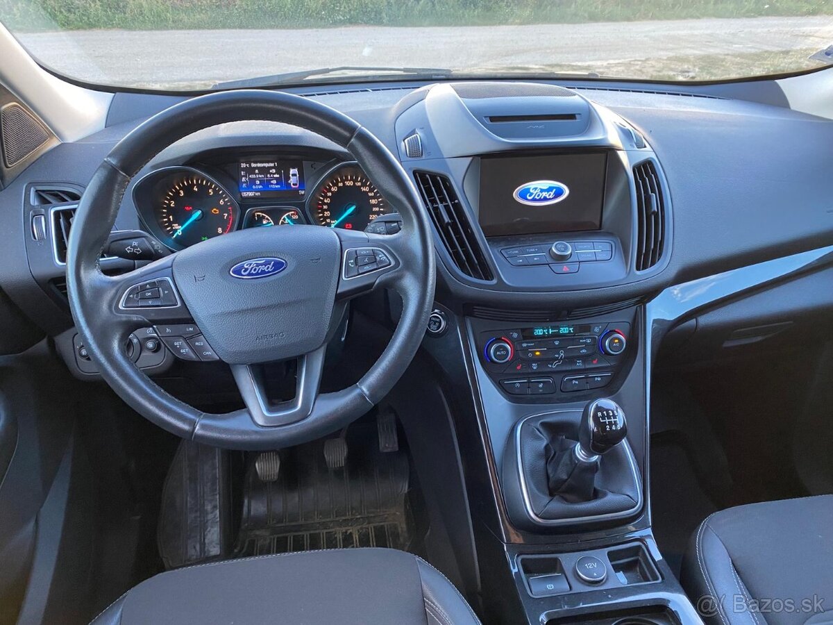 Ford Kuga 1.5 benzín - 8
