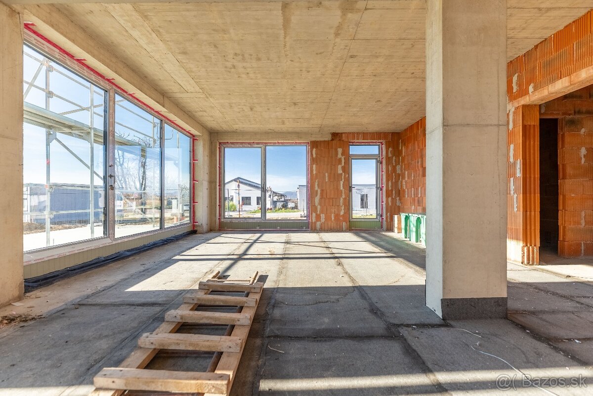 PREDAJ: POLYFUNKČNÁ NOVOSTAVBA VO ZVONČÍNE - 8