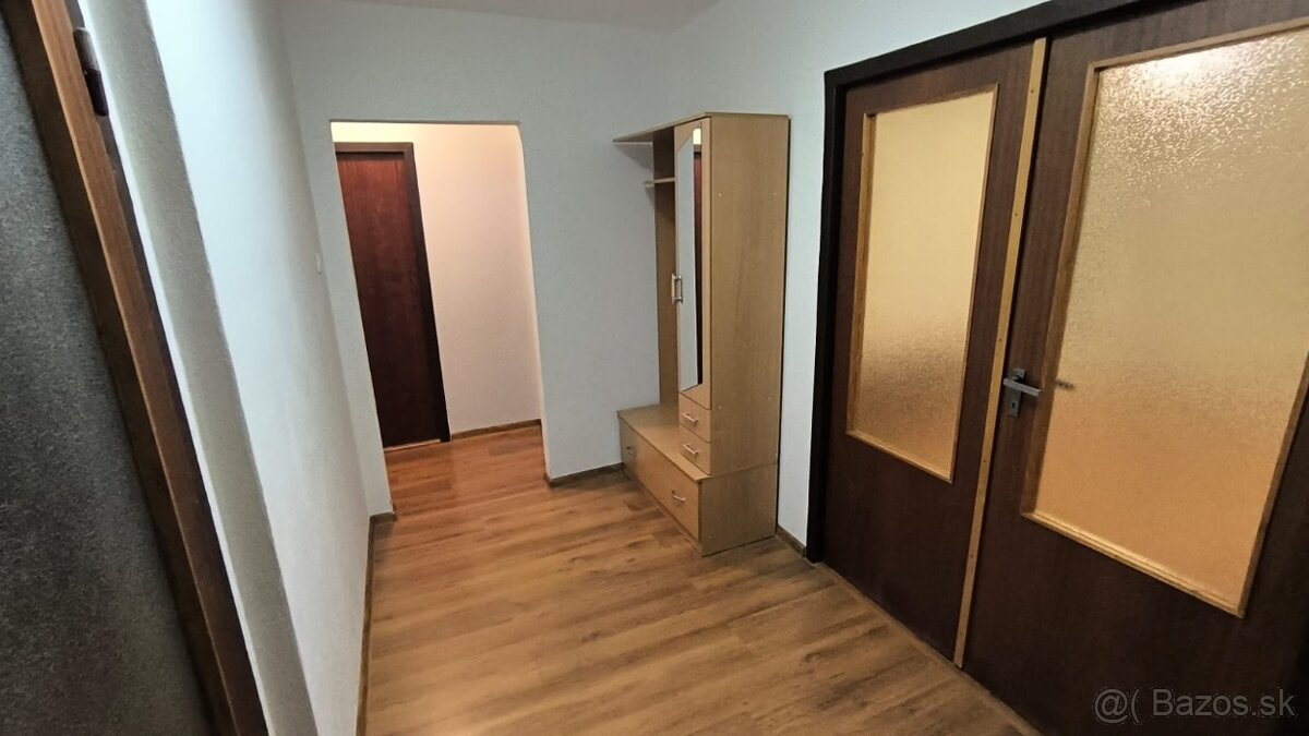 PRENÁJOM - 3-izb. byt - Martin - Ul. Mazúra - Ľadoveň - 8