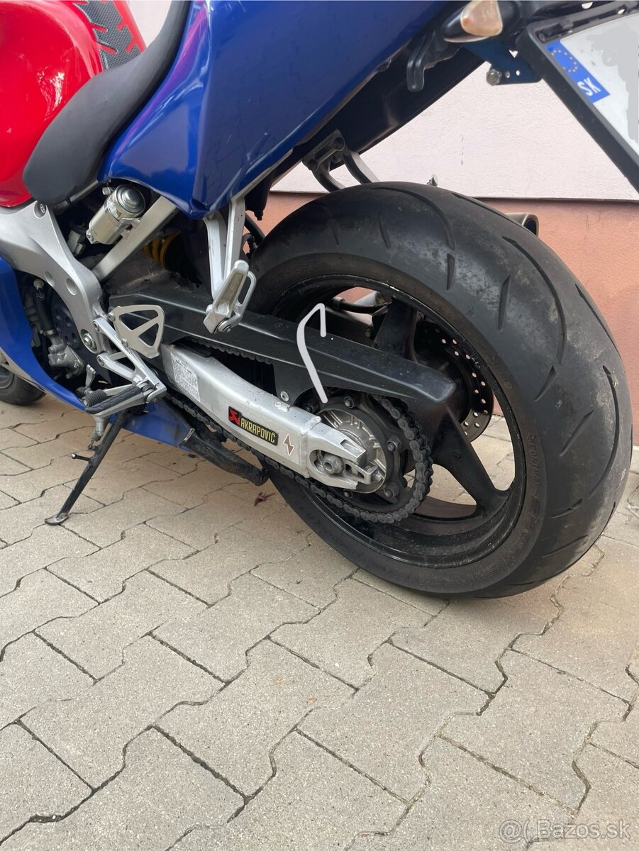 Honda CBR 600F F4i - 8