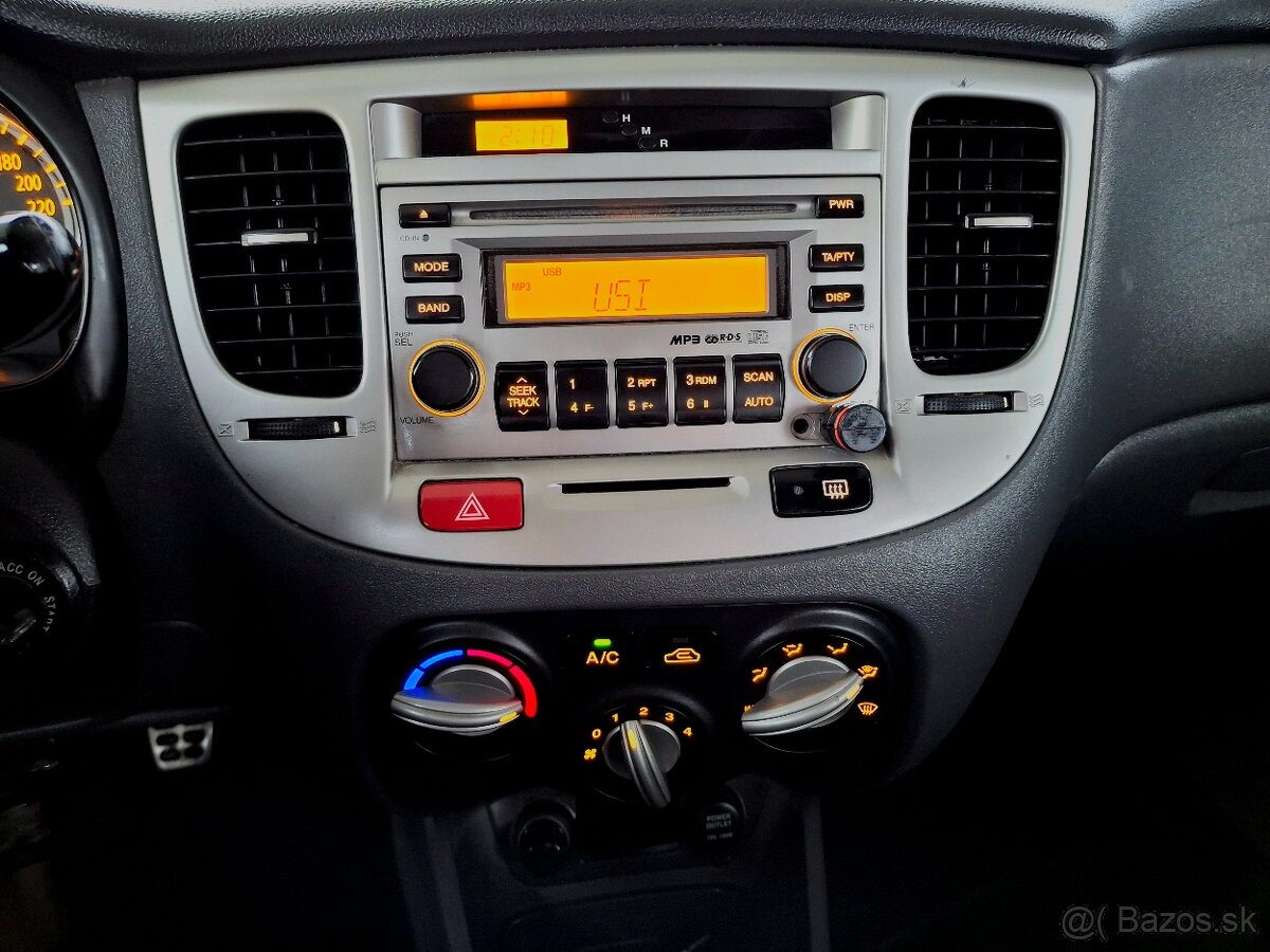 Predam Kia Rio 1.4 benzín 71kw rok 8/2009 - 8