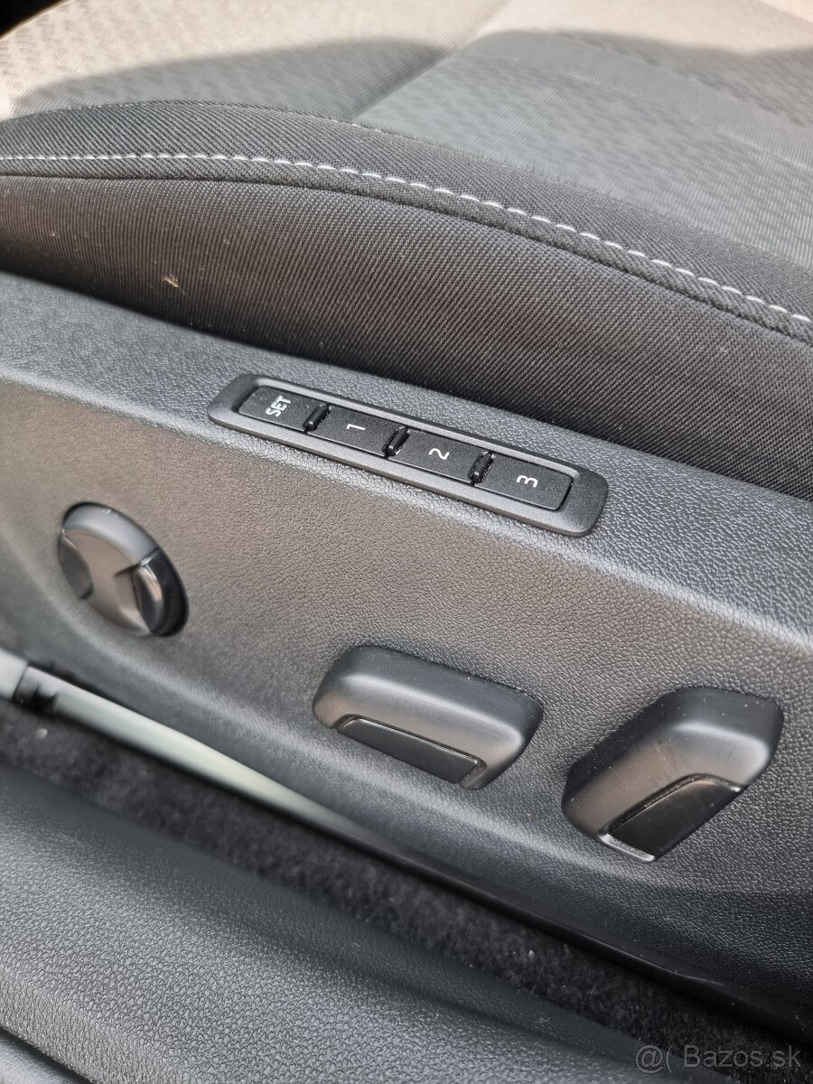 Škoda Octavia Combi 2.0 TDI SCR Style za 16.500 € - 8