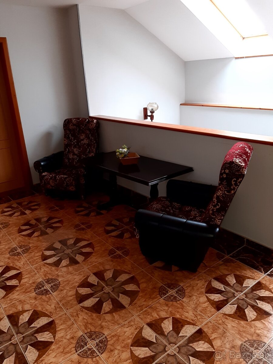 Dám do pronájmu RD v Štrbe - 8