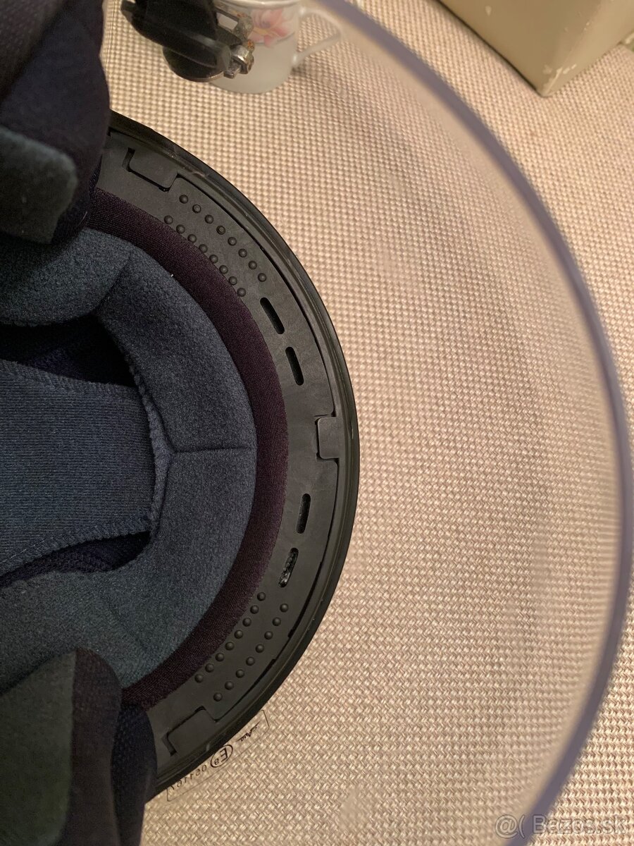 Predam kvalitnu prilbu TAYGA na motocykel-alebo kolobezku - 8