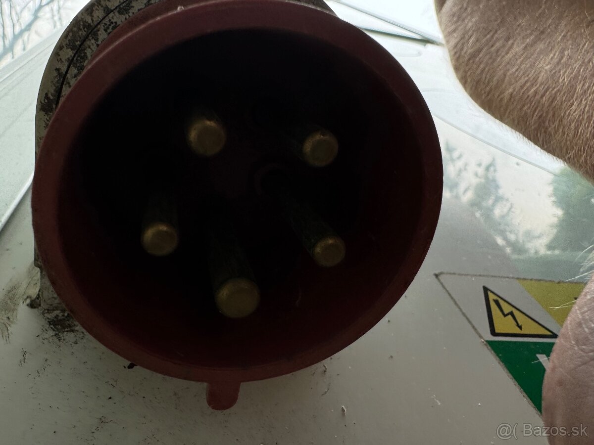 gastro prives „ ŠÉF“ na prenajom VOLNY OD 15.11 - 8