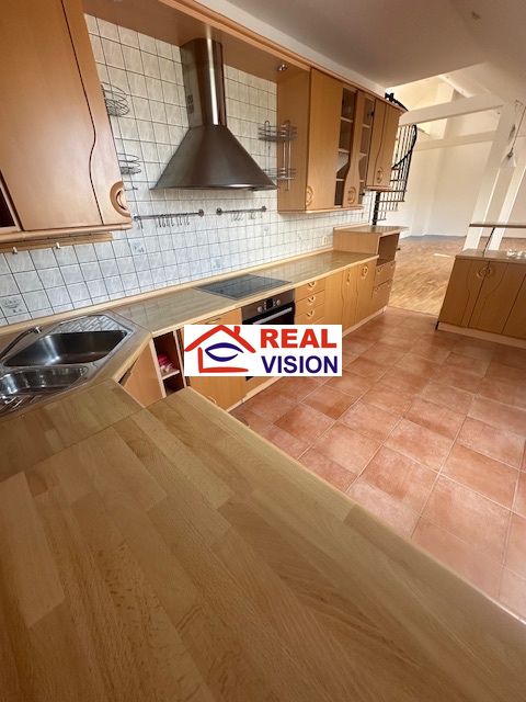 Predaj 5 izbový slnečný mezonet 179 m2, 146 m2 úžitková Popr - 8