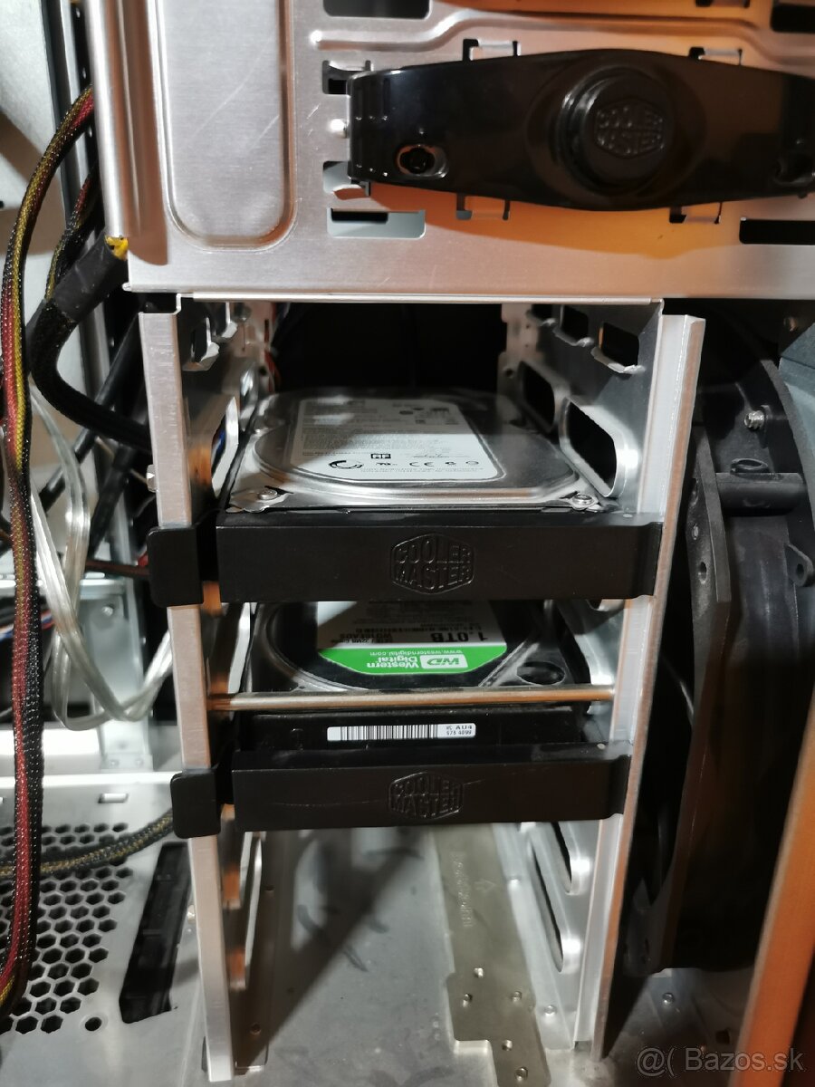 Predám straší počítač - nefunkčný - 8